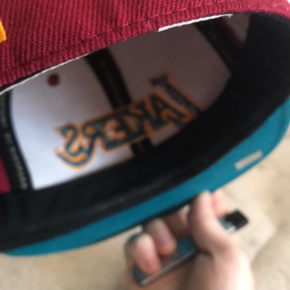 Lakers fitted - Picture 7 of 8